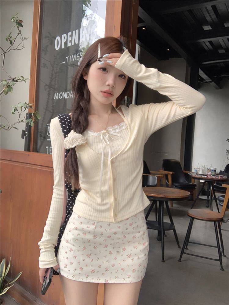 Closette - Lange mouw halter strik nep tweedelig geribbeld topje met knoopjes / hoge taille mini-kokerrok met bloemenprint