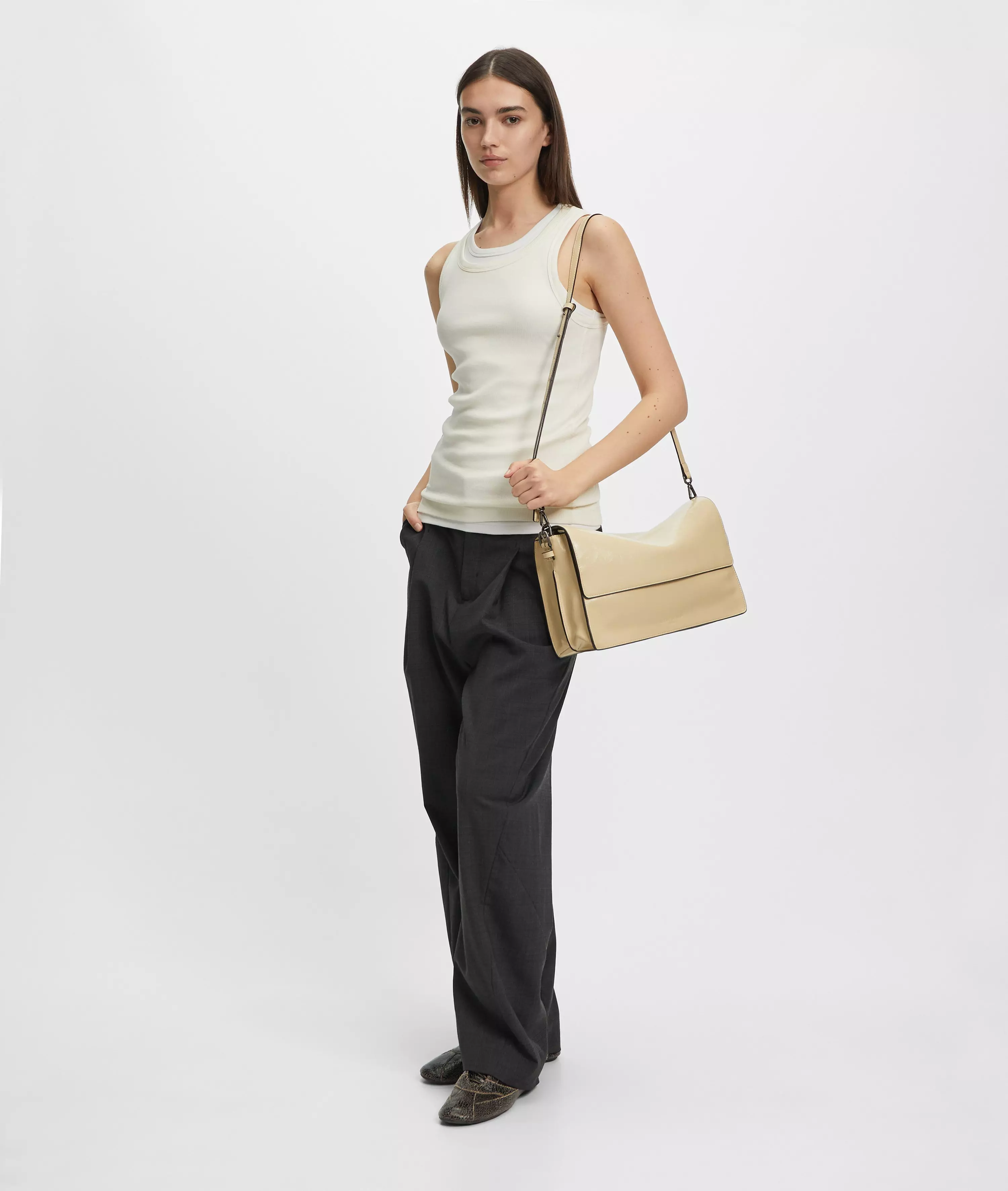 Audrey Crossbody M Spacious shoulder bag in patent leather look with glossy finish