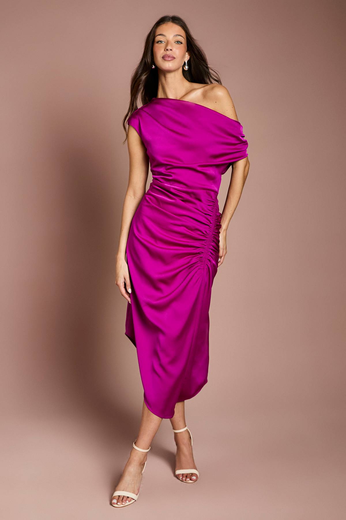 Coast Robe Mi-Longue Asymétrique en Satin Froncé à Une Épaule