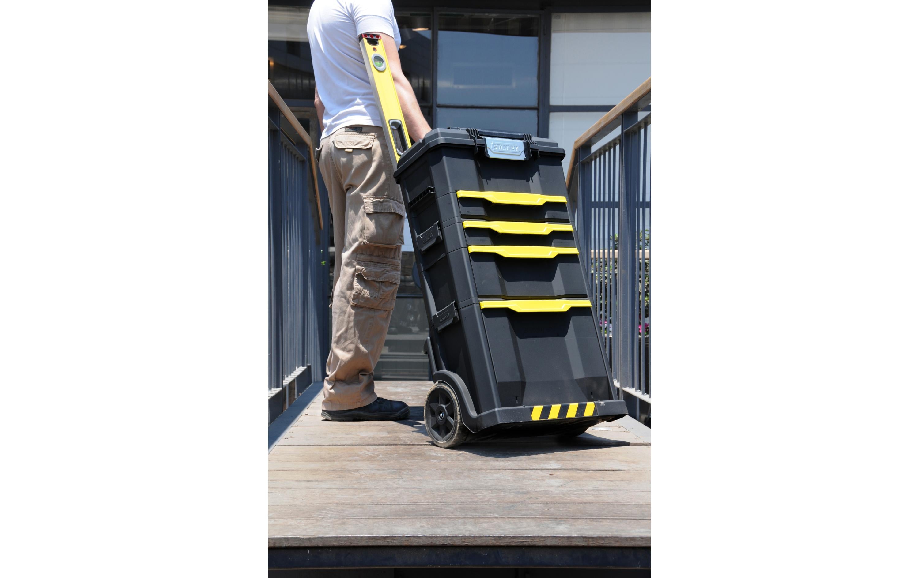 Werkzeugbox mit Rollen<br>Modular aufgebaute Rollende Werkstatt aus robustem Kunststoff