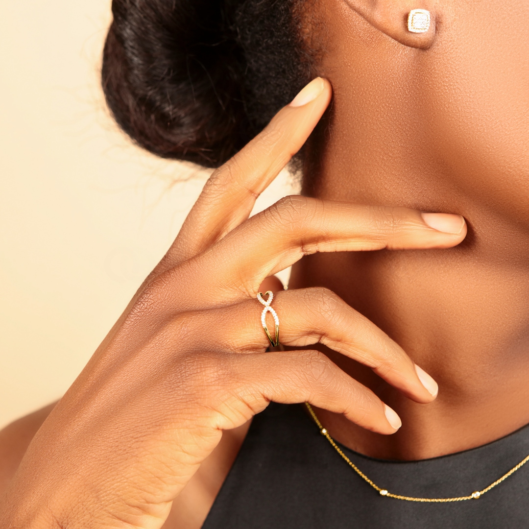 Ring 750/18 K Gelbgold mit Diamanten 0.08 ct H/si