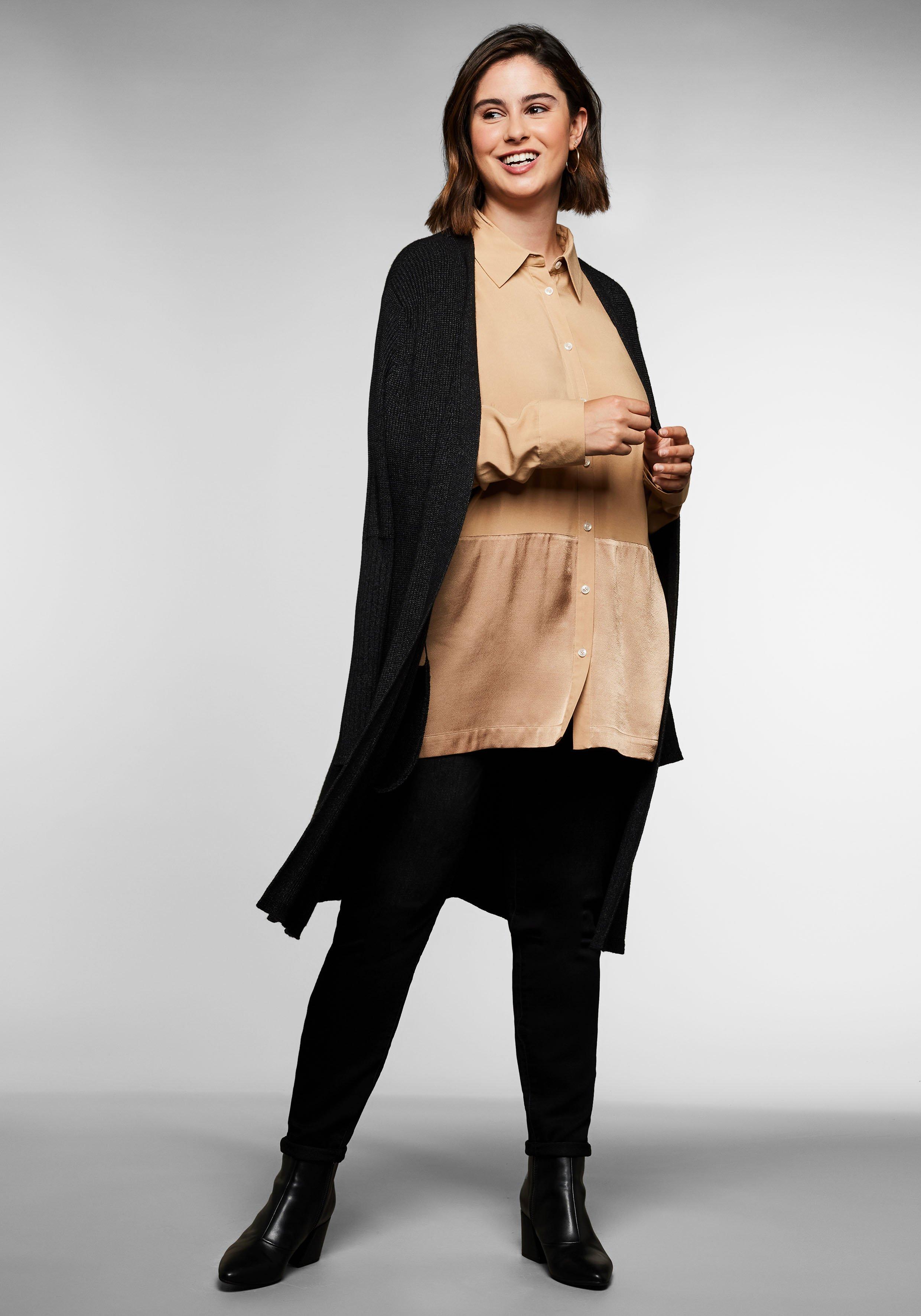 Longbluse im Materialmix, in A-Linie