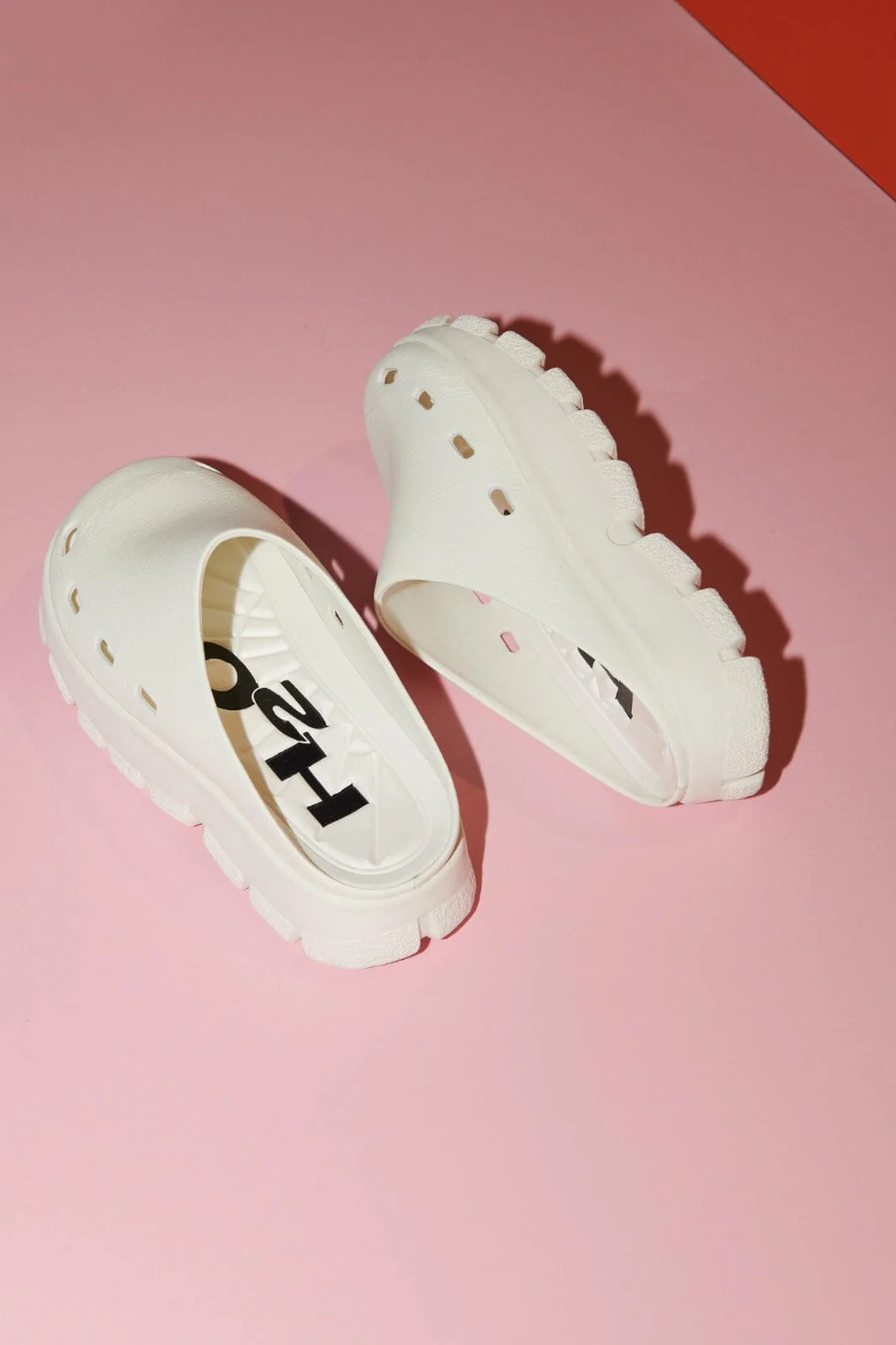 H2O Trek Closed Sandal 1008 cannoli cream
