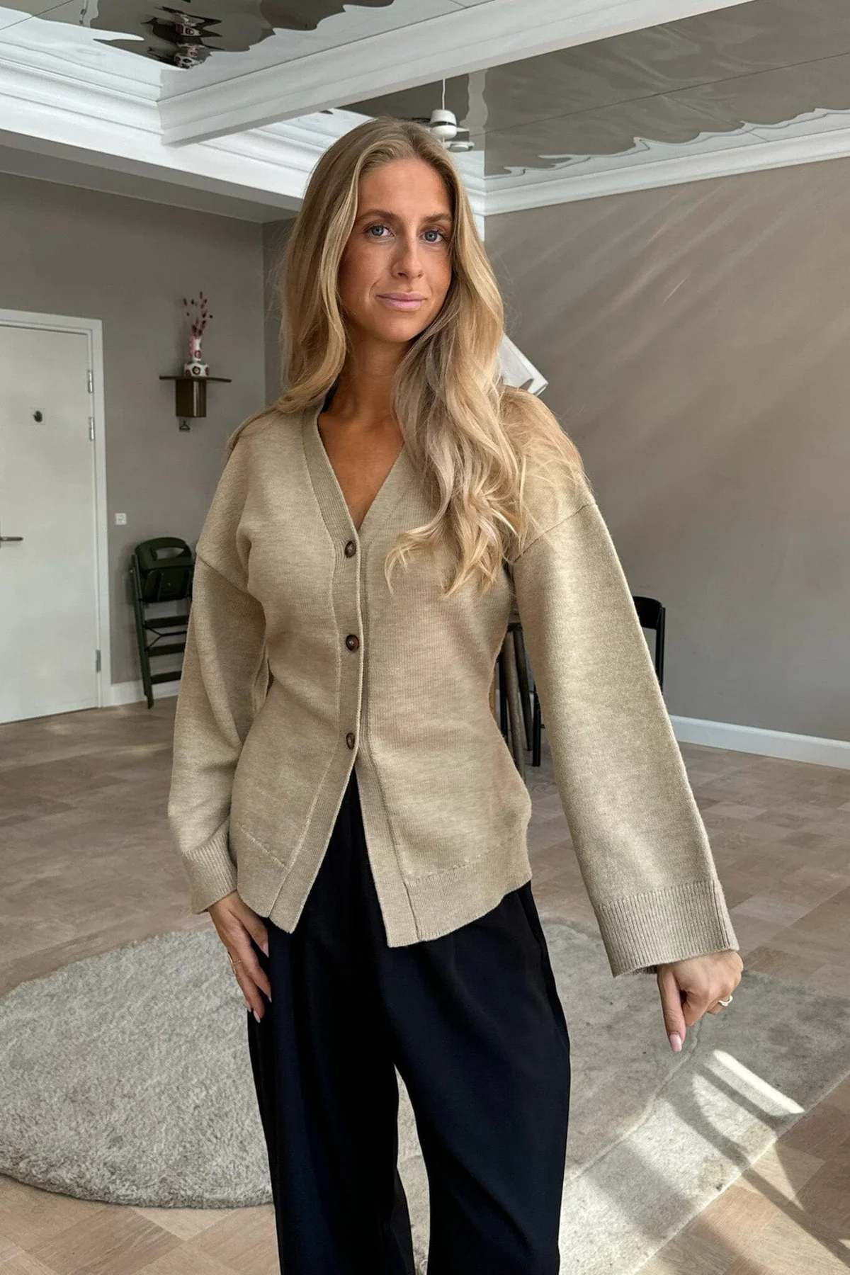 BYIC Karmaic Fitted Cardigan beige beige