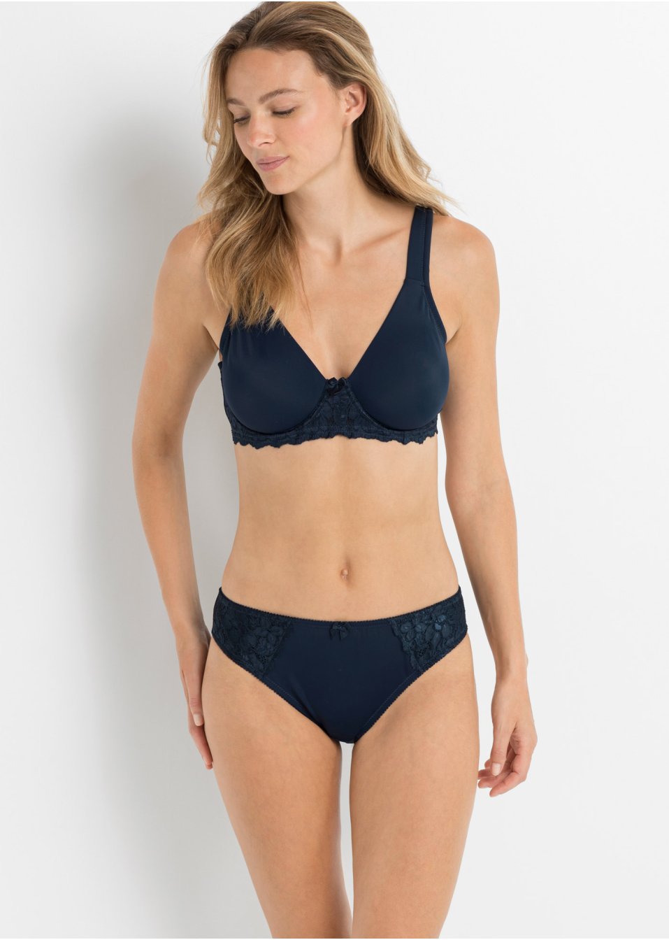 Soutien-gorge moulé non rembourré à armatures