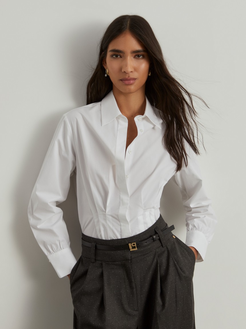 Camisa de algodão com pregas na cintura