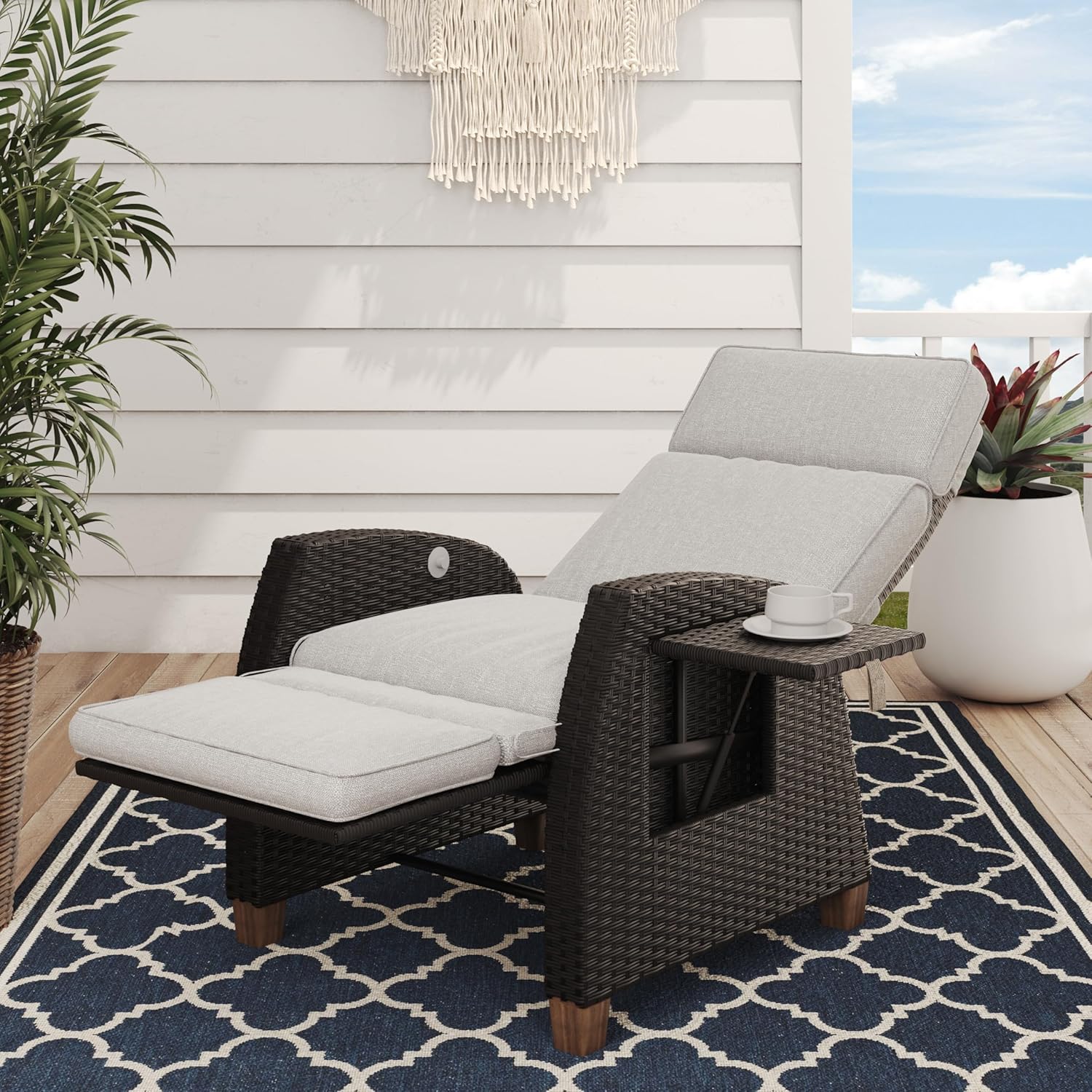 Grand patio Relaxliege Liegesessel mit Sitzkissen Gartensessel Verstellbare Rückenlehne Rattan Sonnenliege für Innen Außeneinsatz -Creme Sitzkissen & Grau Rattan
