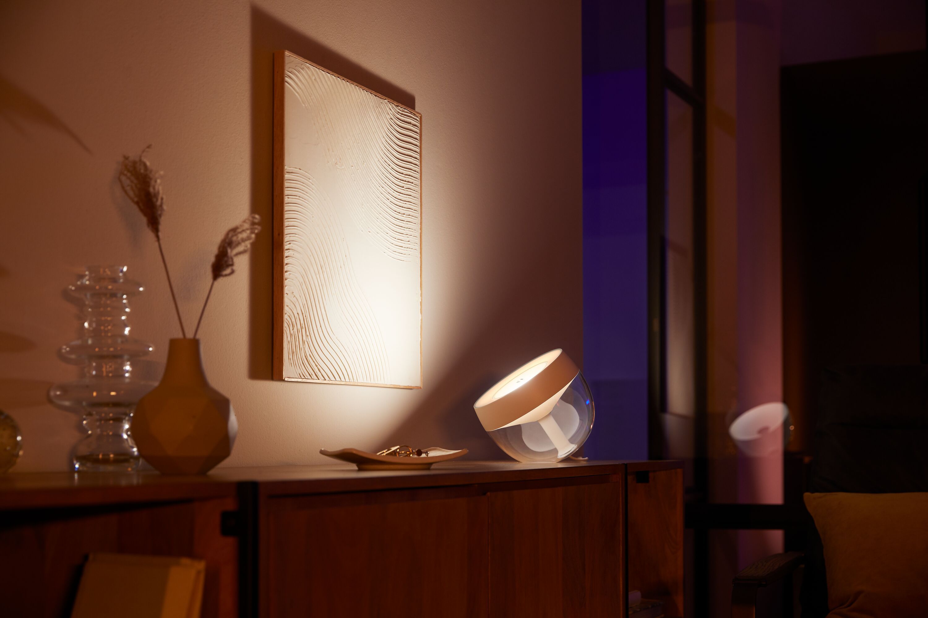 Philips hue IRIS Tischleuchte - Weiss / B: 21.9 cm x T: 17.4 cm x H: 22.8 cm