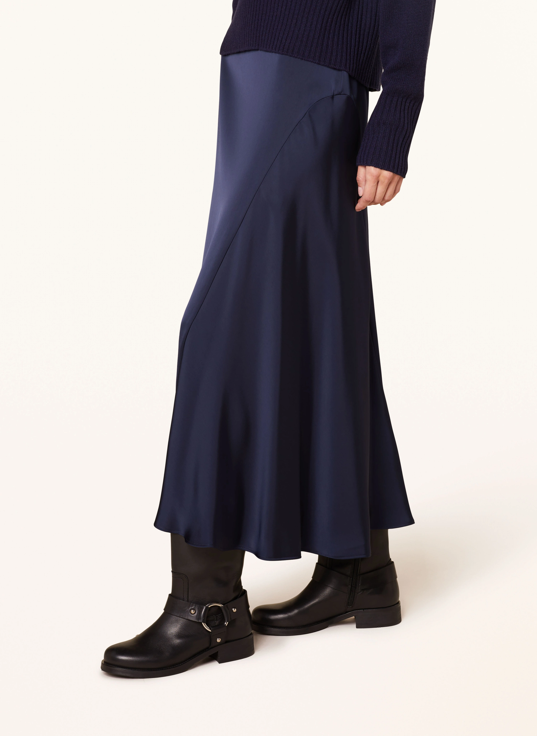 WEEKEND Max Mara Satinrock AIA