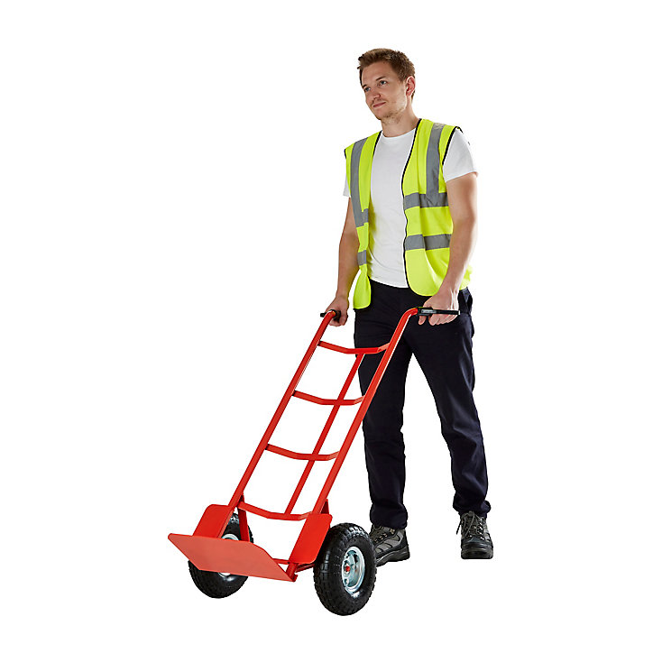 Diable capacité maxi 150 kg en acier roues pneumatiques l.21 x P.54,4 x H. 112 cm