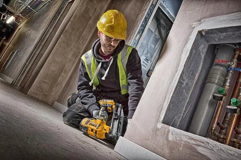 DeWALT DCN660P2 Accu afwerktacker 16Ga 18V XR 5.0Ah in koffer