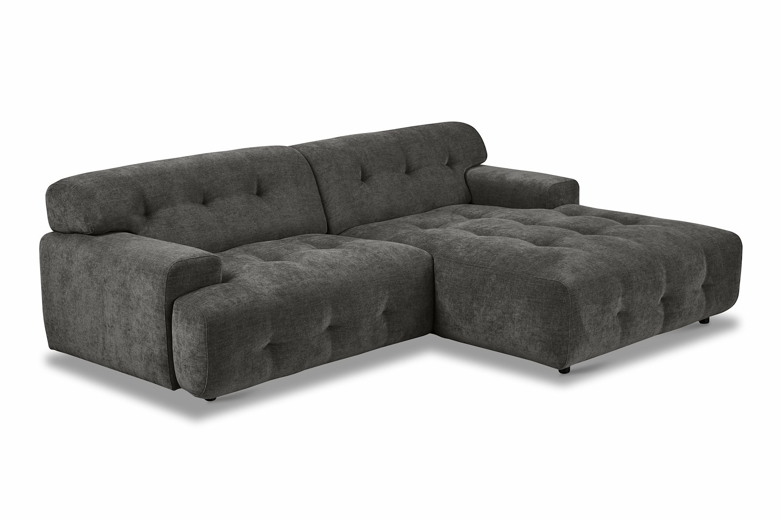 Bob sofa 1,5-seter med sjeselong høyre. Tekstil City 98 Dark Grey med sorte ben.