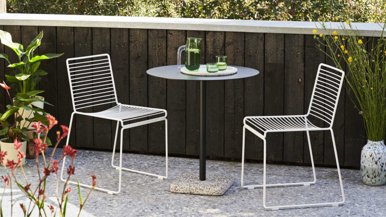 Hay Terrazzo Round tuintafel 70 sky grey - red