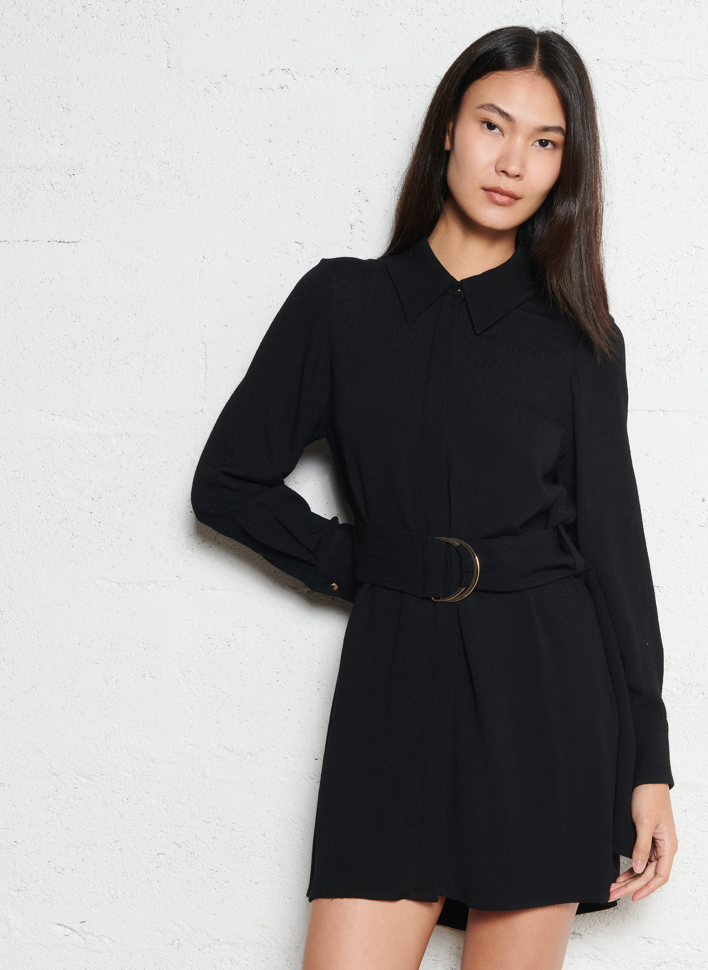 ULAE - Robe courte droite à col classique | Noir