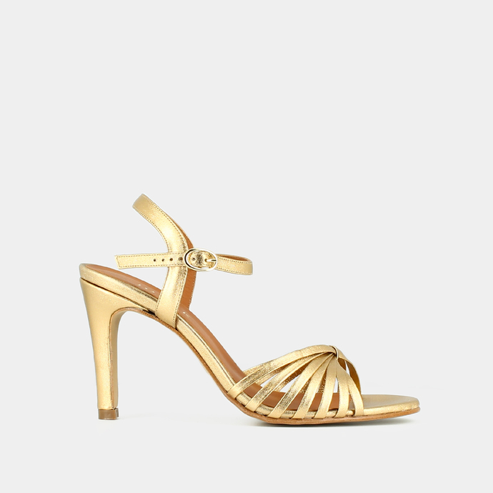 Sandales à brides croisées et bouts ouverts  en cuir métallisé or