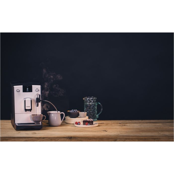 Nivona CafeRomatica NICR 695 // 1kg Nivona Kaffee gratis