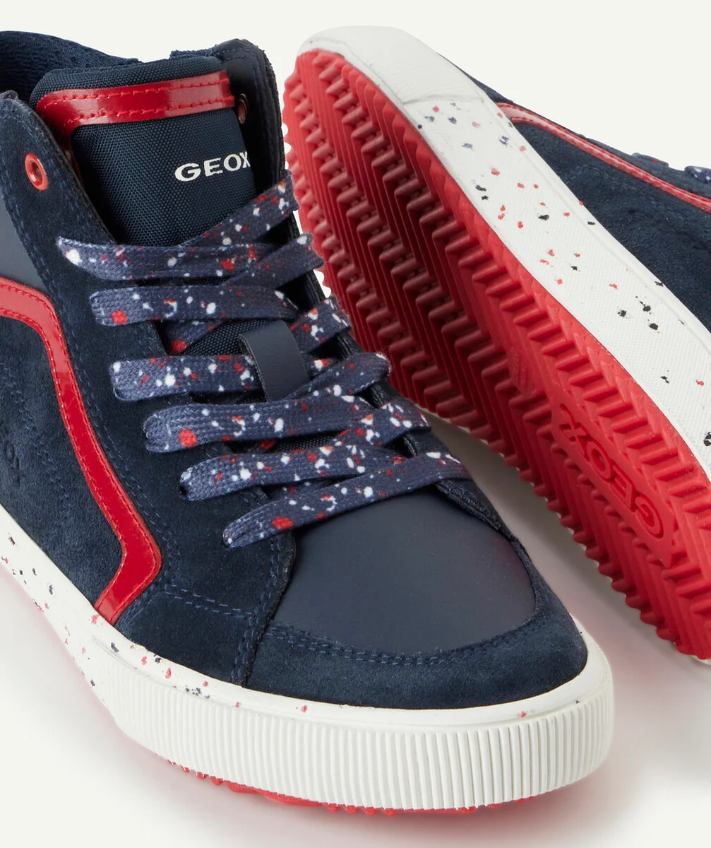 GEOXLES BASKETS MONTANTES BLEUES AUX DÉTAILS ROUGES