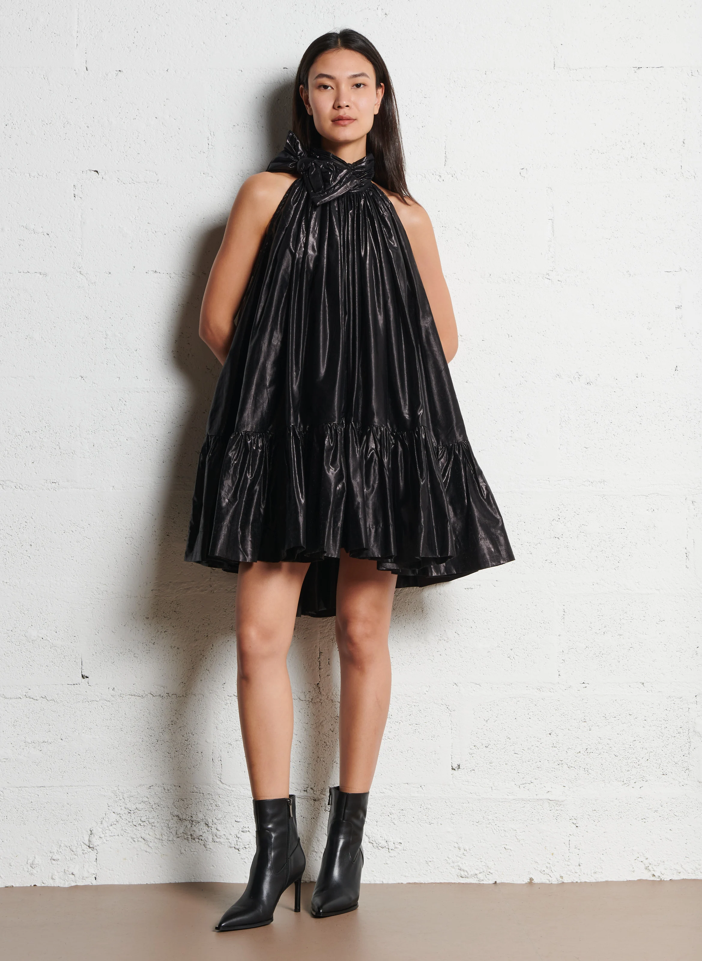 VENUS - Robe courte babydoll métallisée| Noir