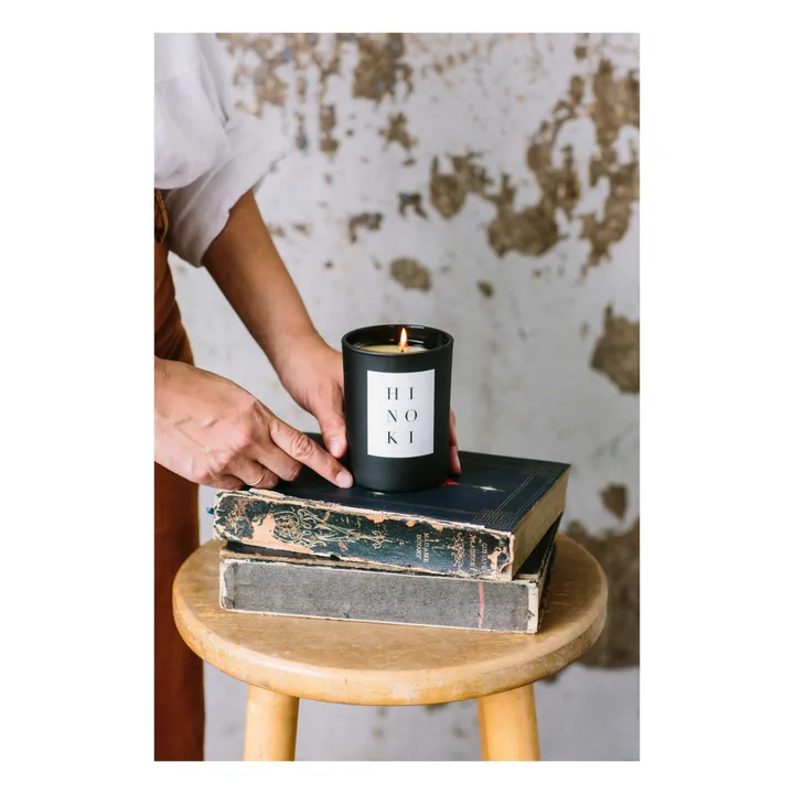 Brooklyn Candle Studio Bougie Noir Hinoki - 283 g