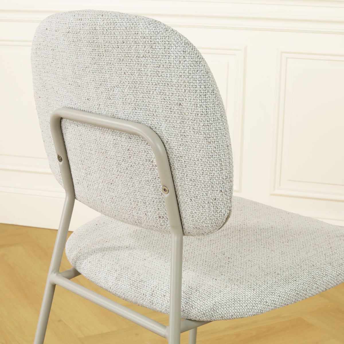 Eetkamerstoel Jasmijn beige gemêleerd grijsbeige onderstel