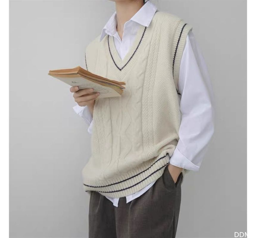 Honey River - V-hals gestreept kabelgebreid vest