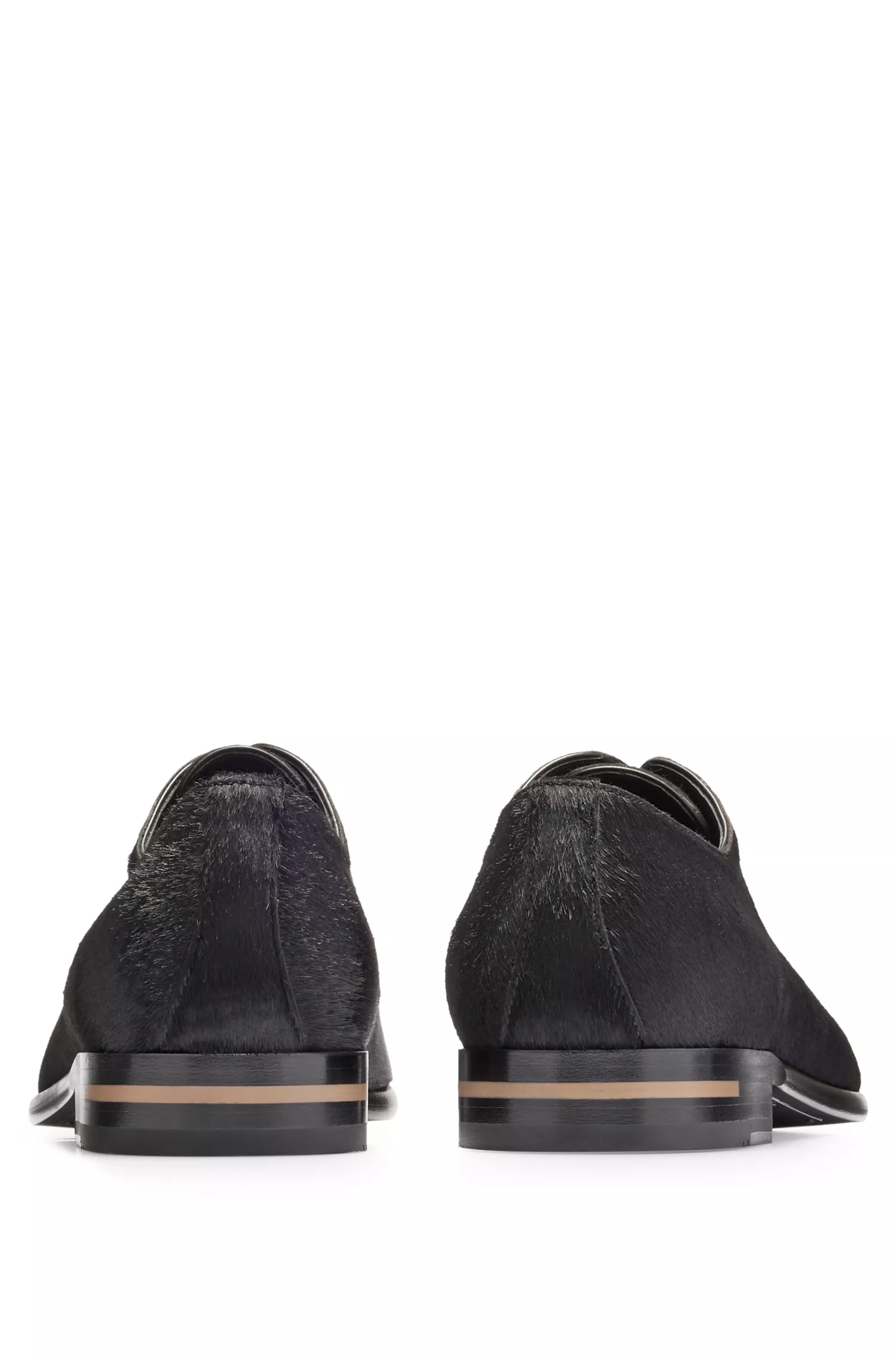 Sapatos Oxford BOSS pretos, fabricados na Itália, em pelo de bezerro.