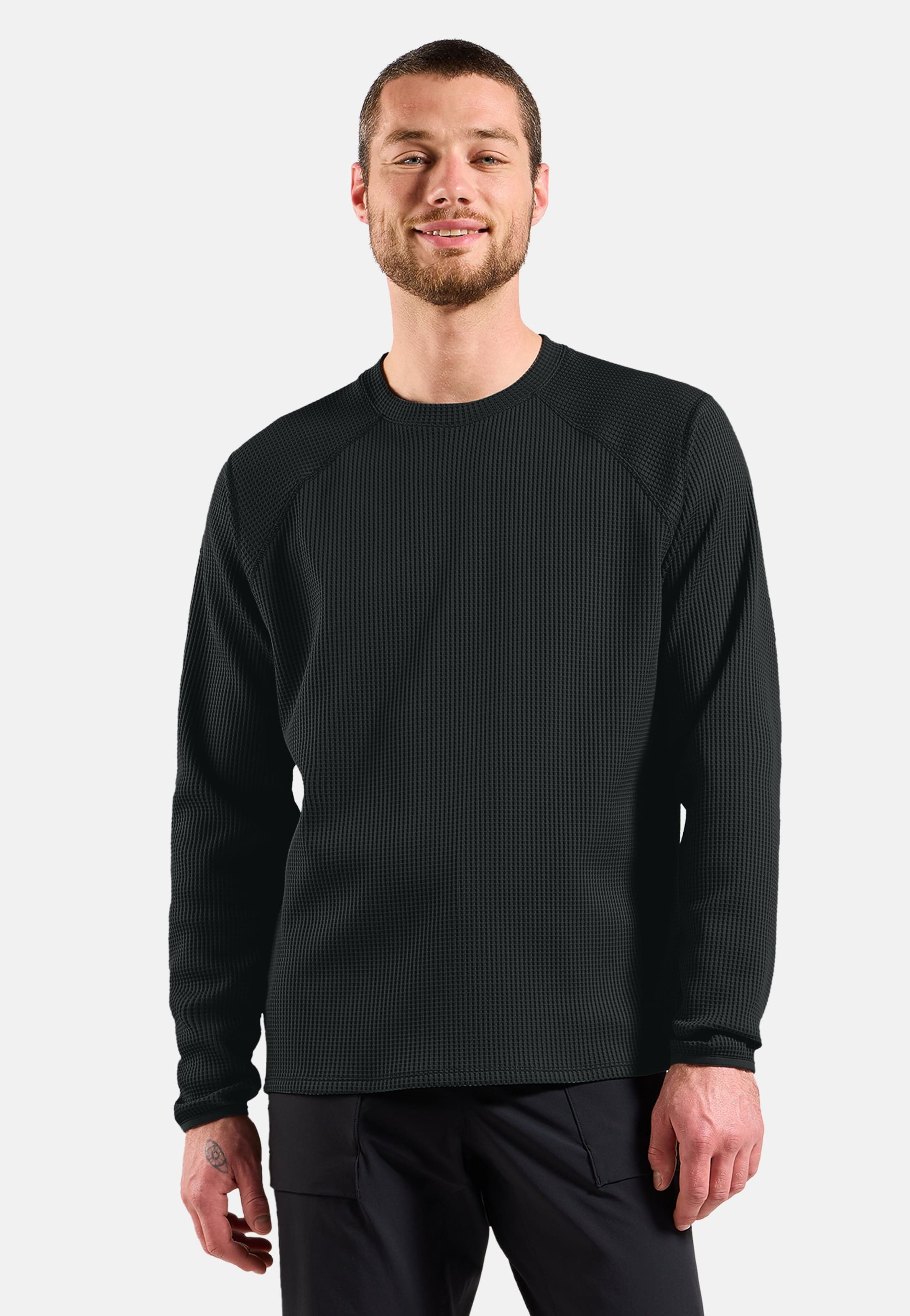 Cubic Multisport Mid Layer mit Rundhalsausschnitt in black