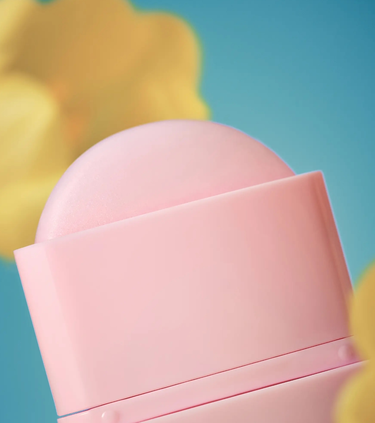 Catrice - *Egg-Cellent Easter* - Protetor Labial - 01: Strawberry Sugar Pop