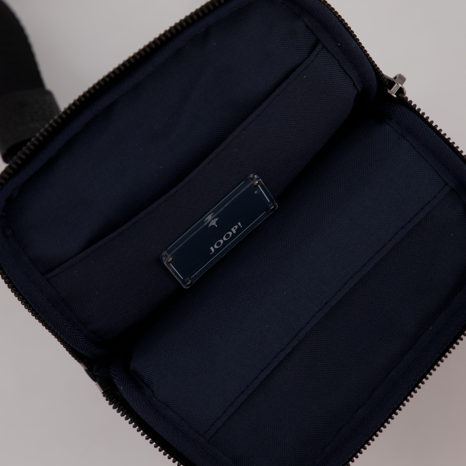 Joop Cardona rafael shoulderbag xsv