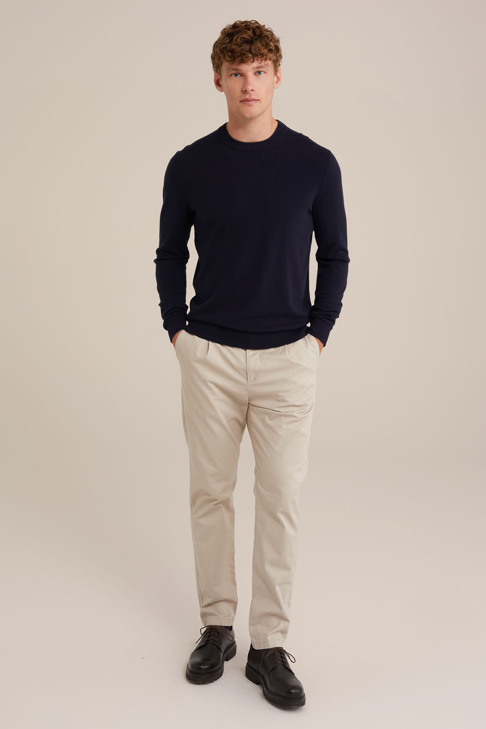 tapered fit chino met stretch Fundamentals Beige