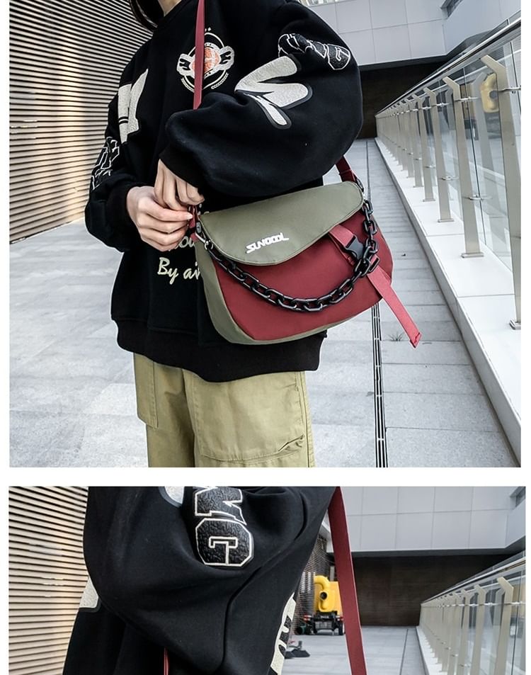 IOU - Messengerbag met gesp en letters / kettingriem / set