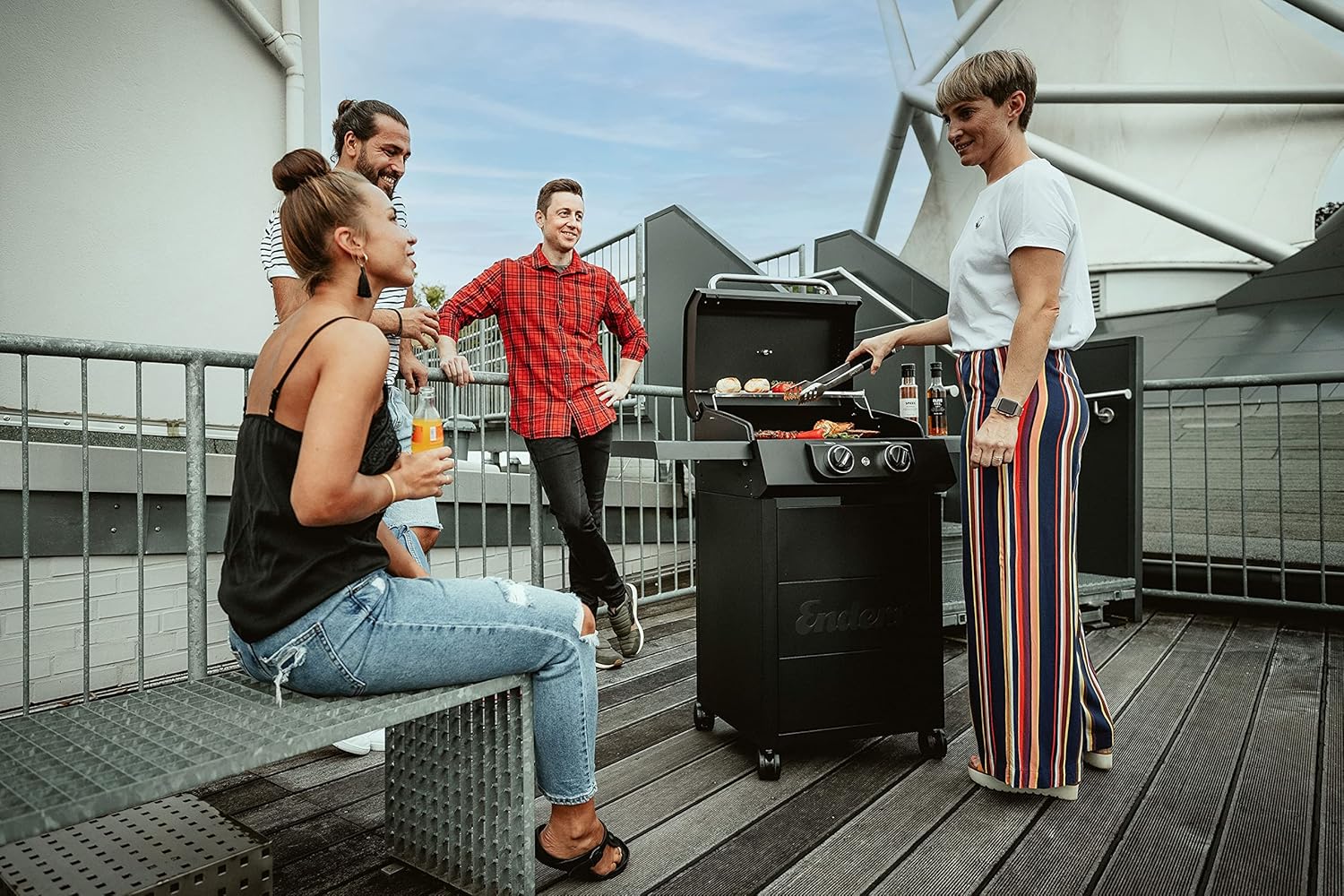 Enders® Elektrogrill eCRAVE 2, mit Gussrost, Grillwagen mit viel Stauraum, SIMPLE CLEAN™ Reinigungssystem, 2 leistungsstarke Heizelemente, formstabile Garhaube mit integriertem Thermometer #97116