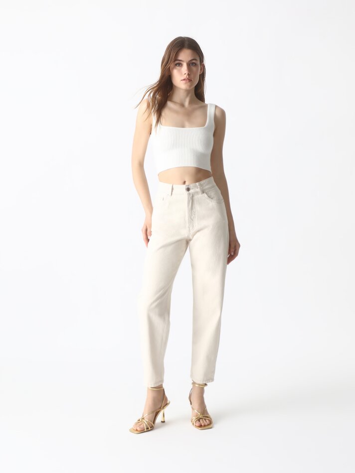 Calça jeans estilo Mom Fit - Creme
