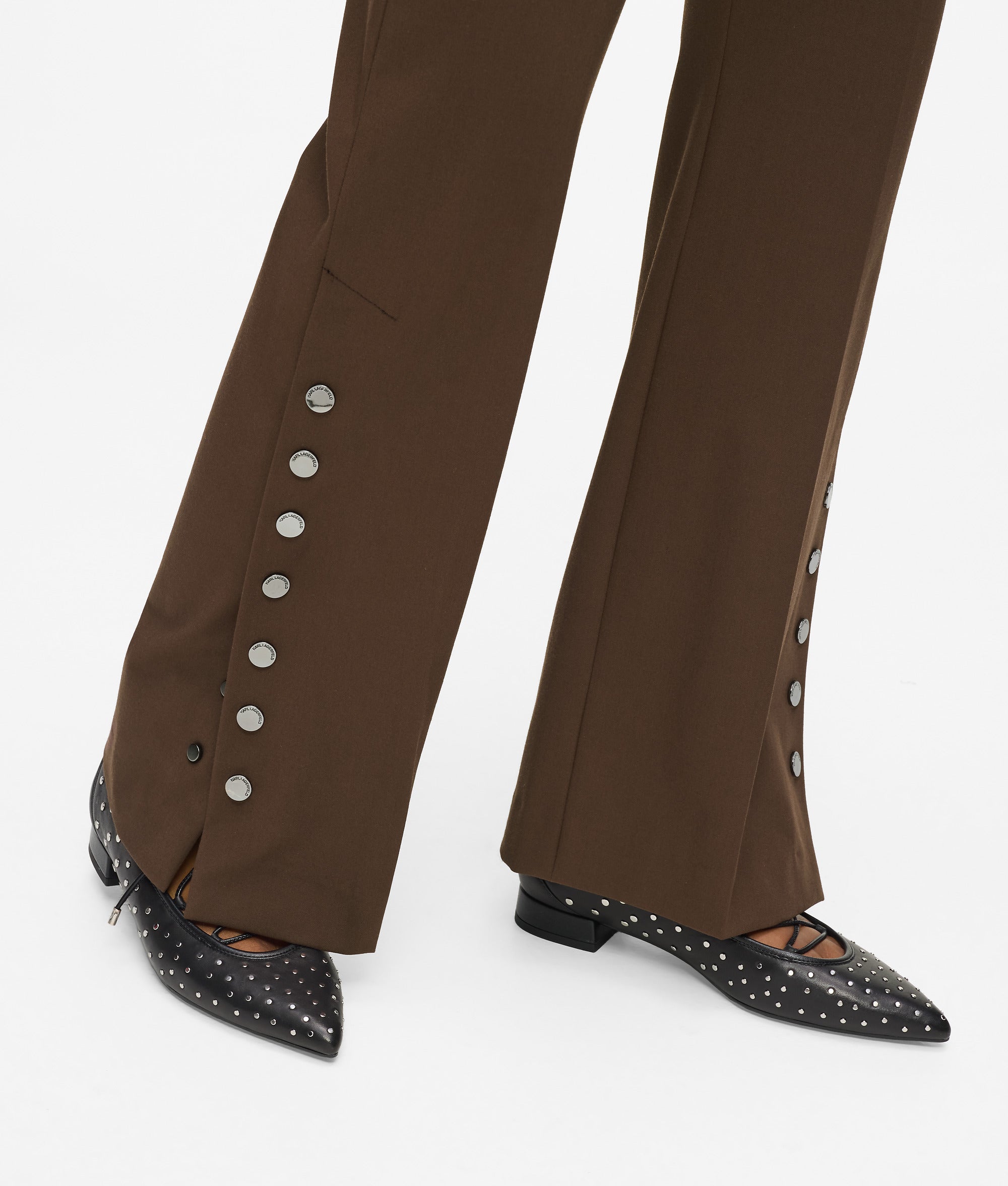 Broek met drukknopen
