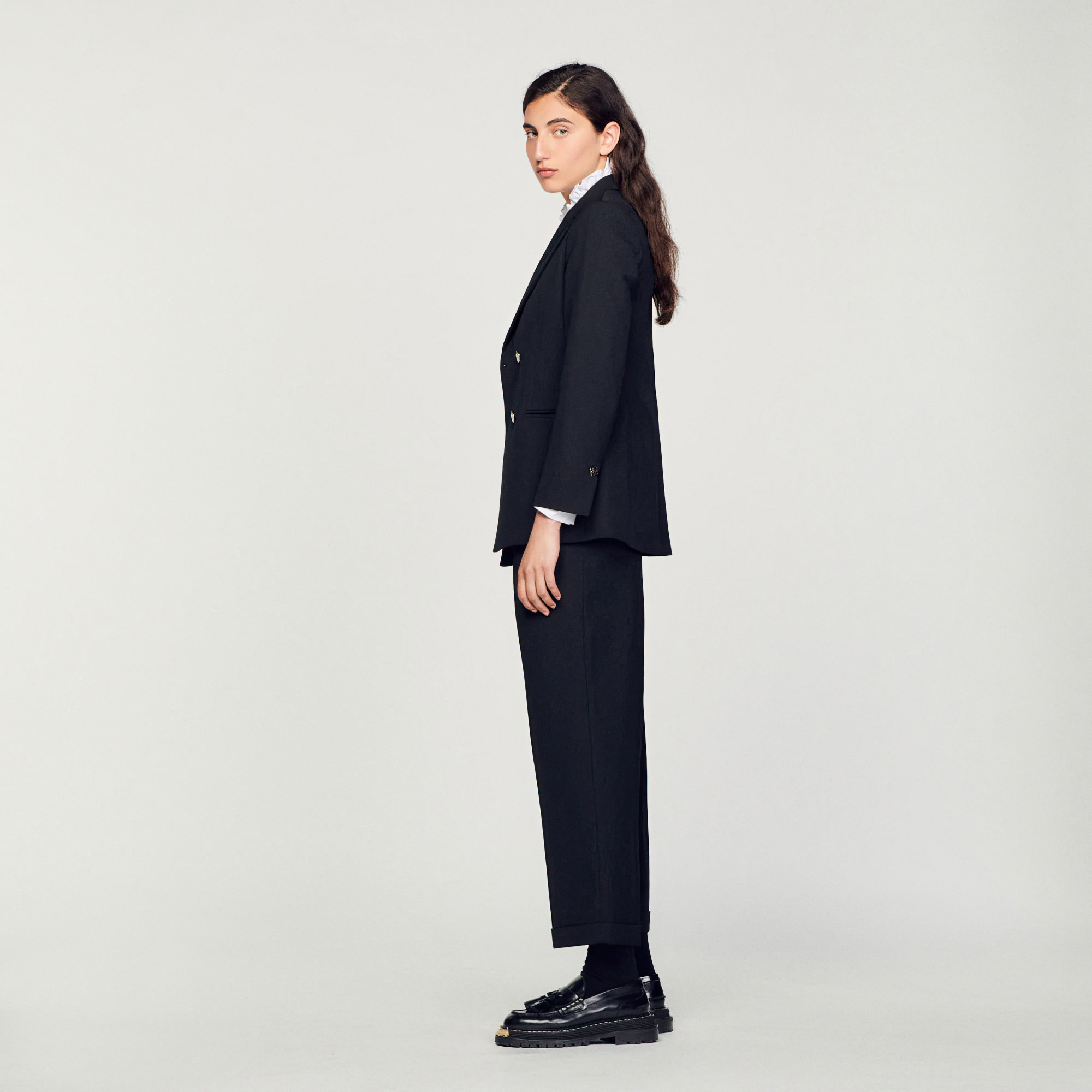 Veste de tailleur á double boutonnage
