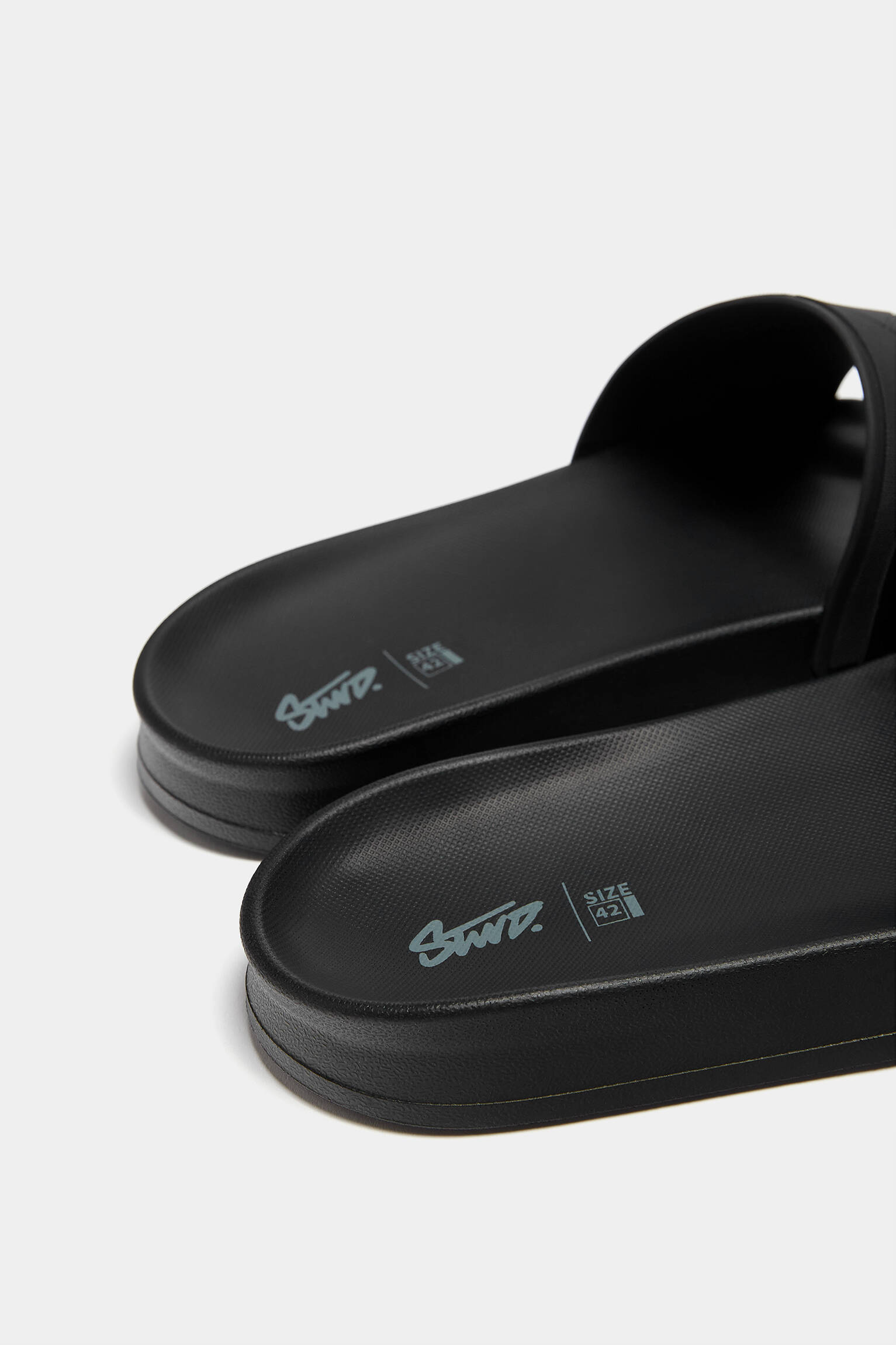 Chinelo de dedo STWD emborrachado - Preto