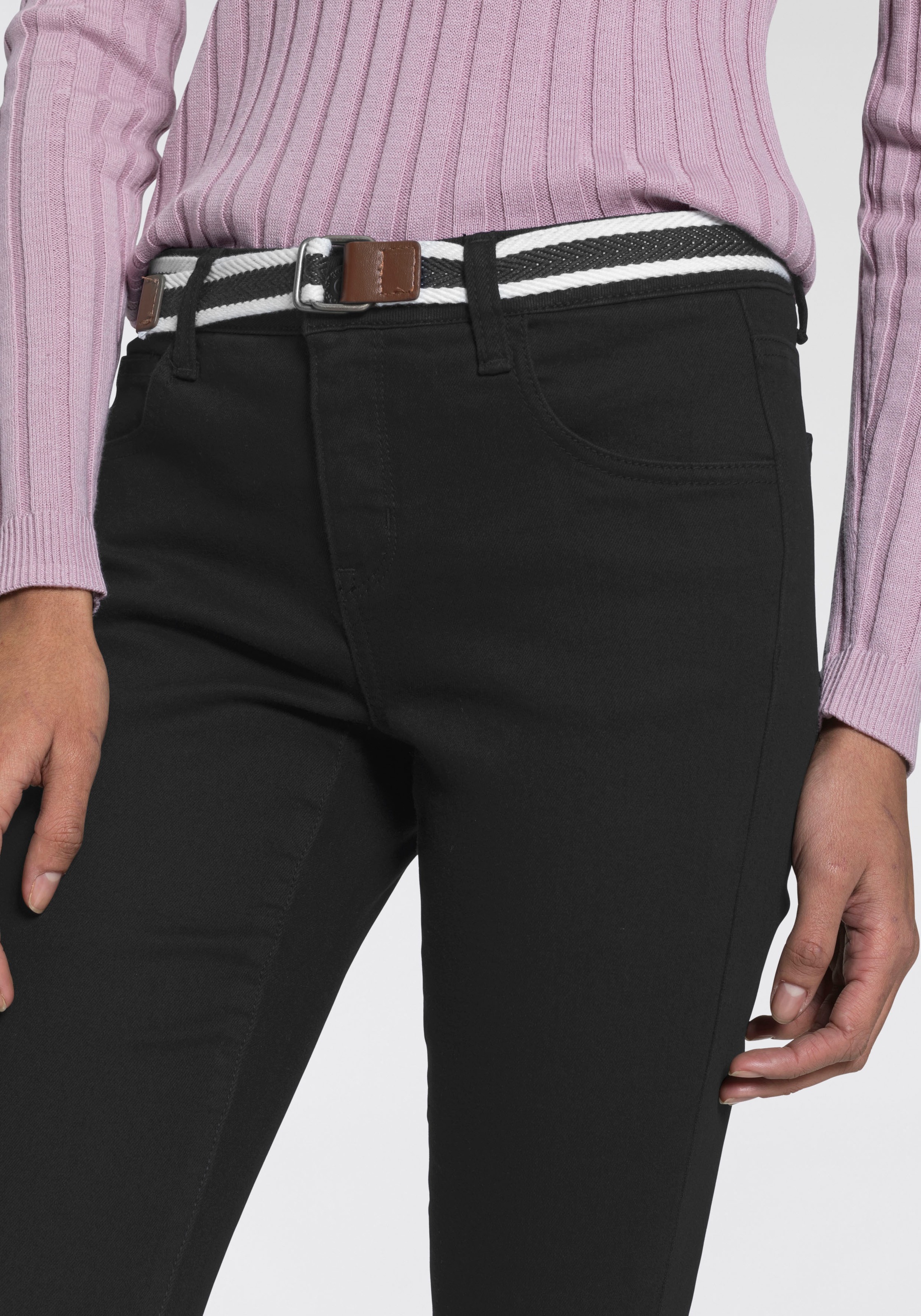 KangaROOS Caprijeans »CAPRI-JEANS mit Gürtel«, mit abnehmbarem Gürteler Set, Skinny Fit,  mit Schlitz,  normale Leibhöhe