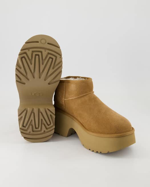 UGG Classic Ultra Mini New High Stiefeletten in Beige