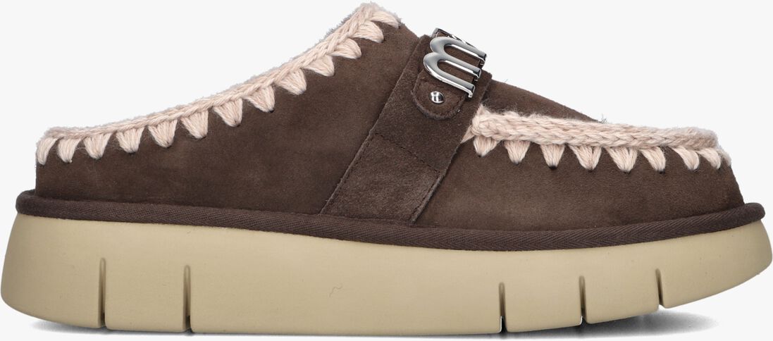 bruine mou pantoffels bounce clog metal logo