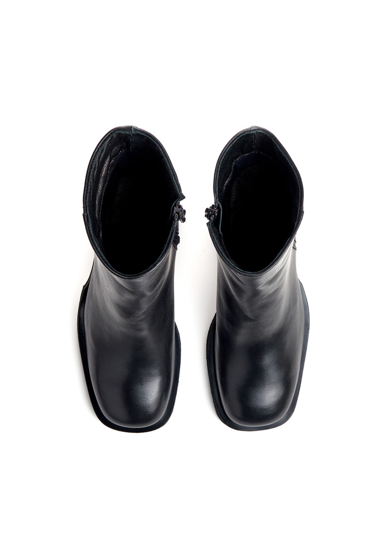 STIEFELETTE Schwarz