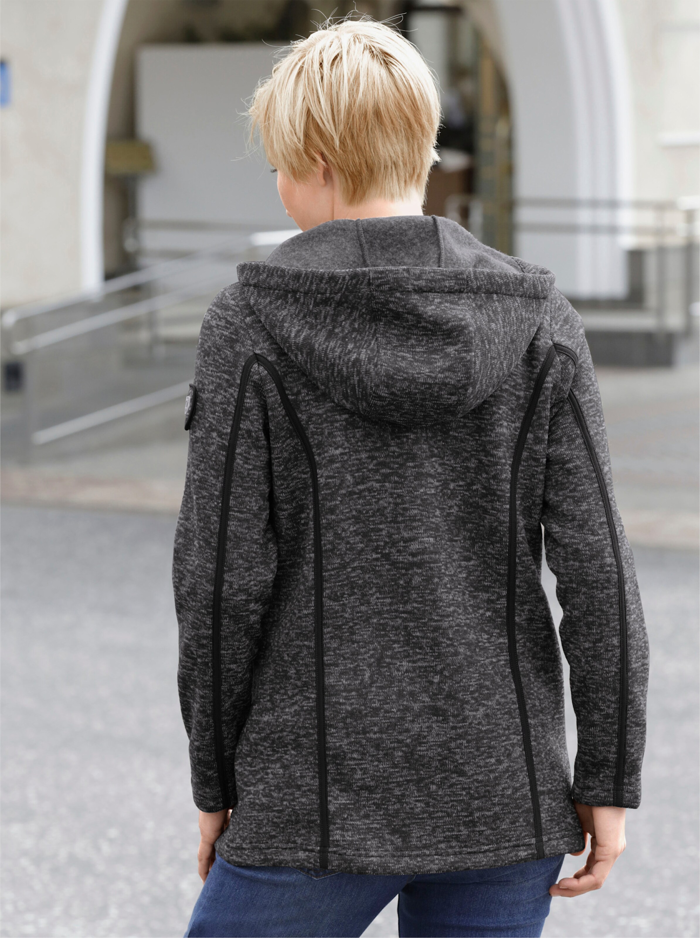 Kapuzenfleecejacke mit Umlegekragen