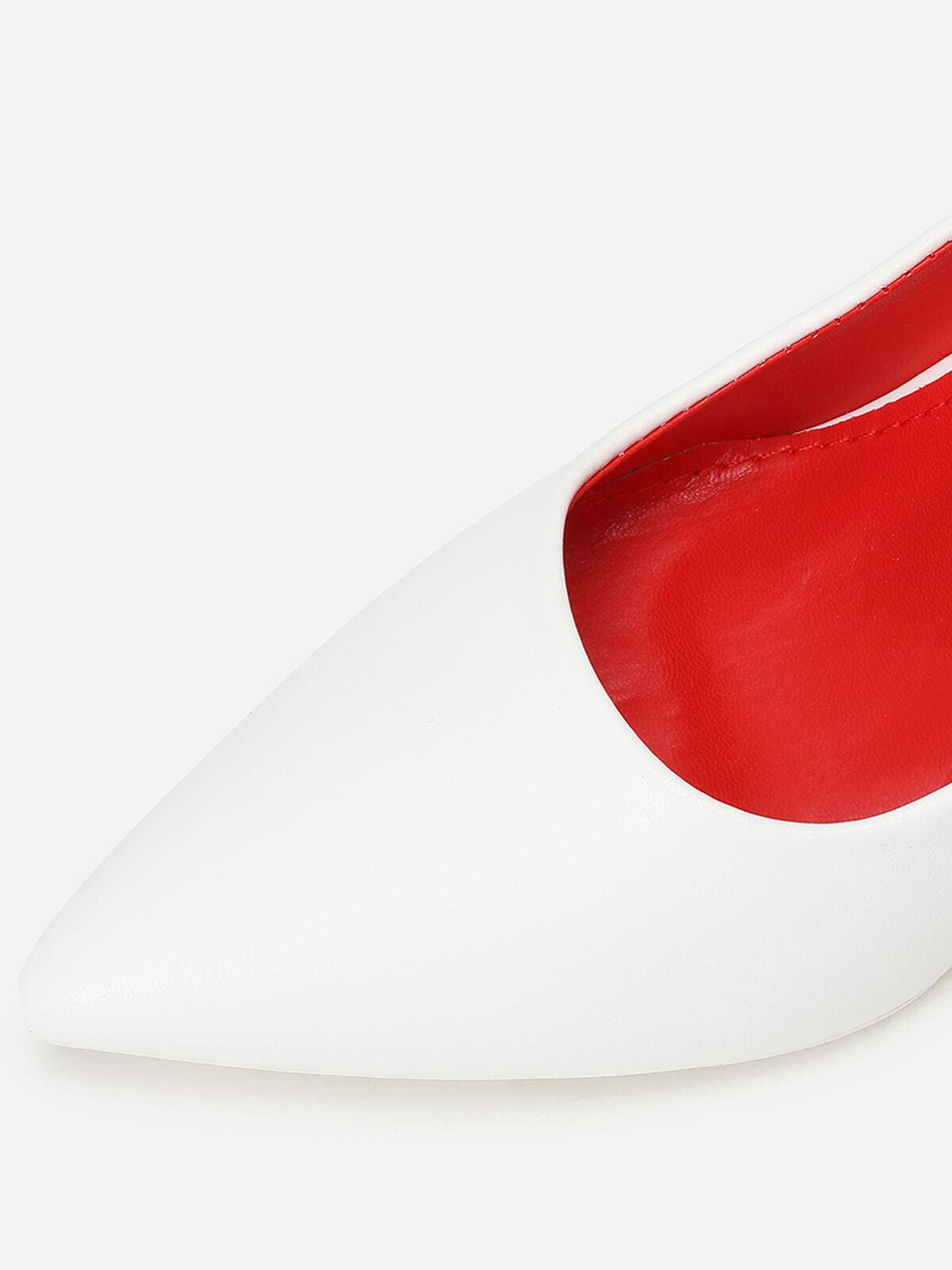 Escarpins asymétriques à talon verni- Blanc
