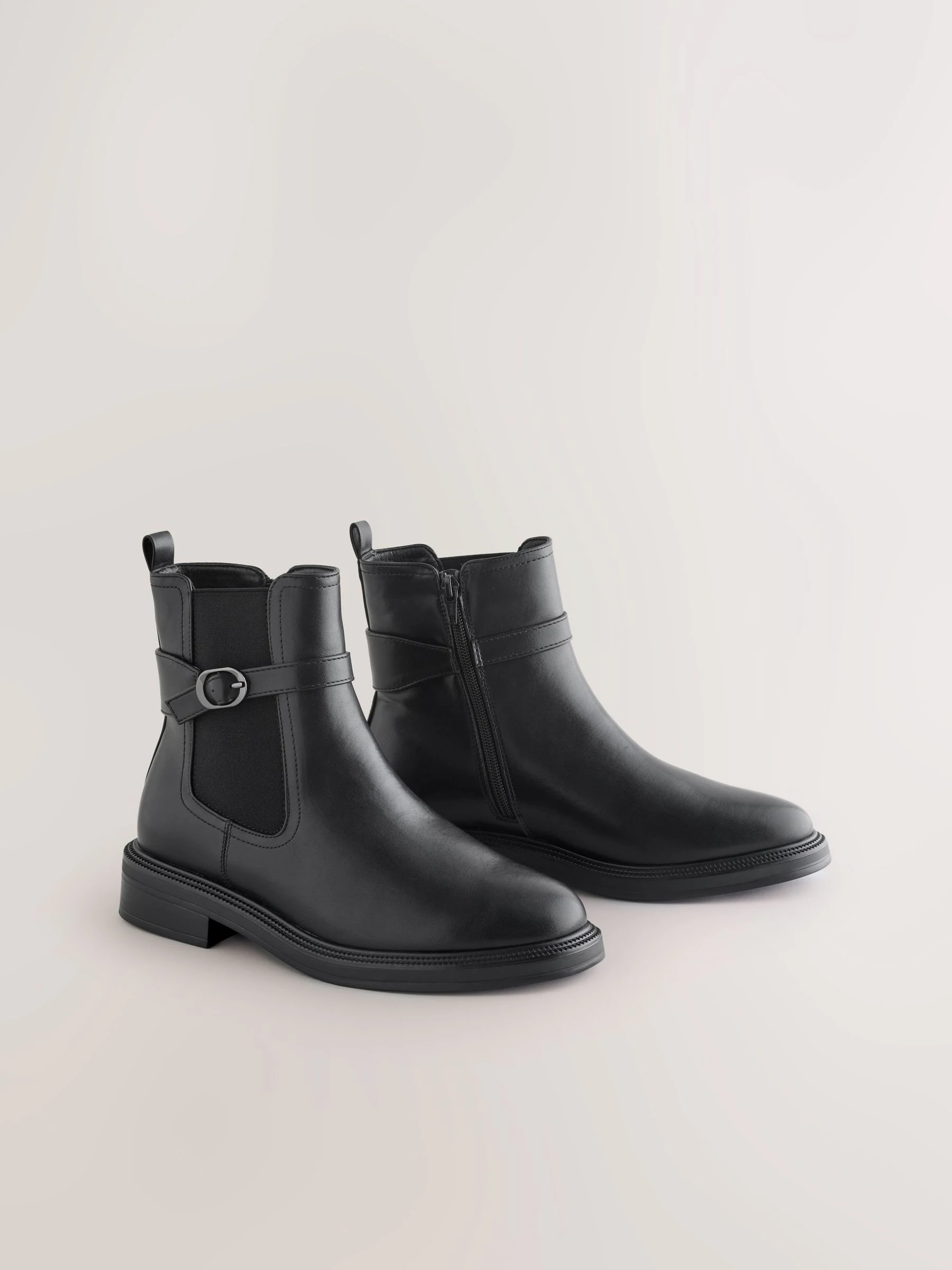 Zwart - Chelsea Boots met gesp