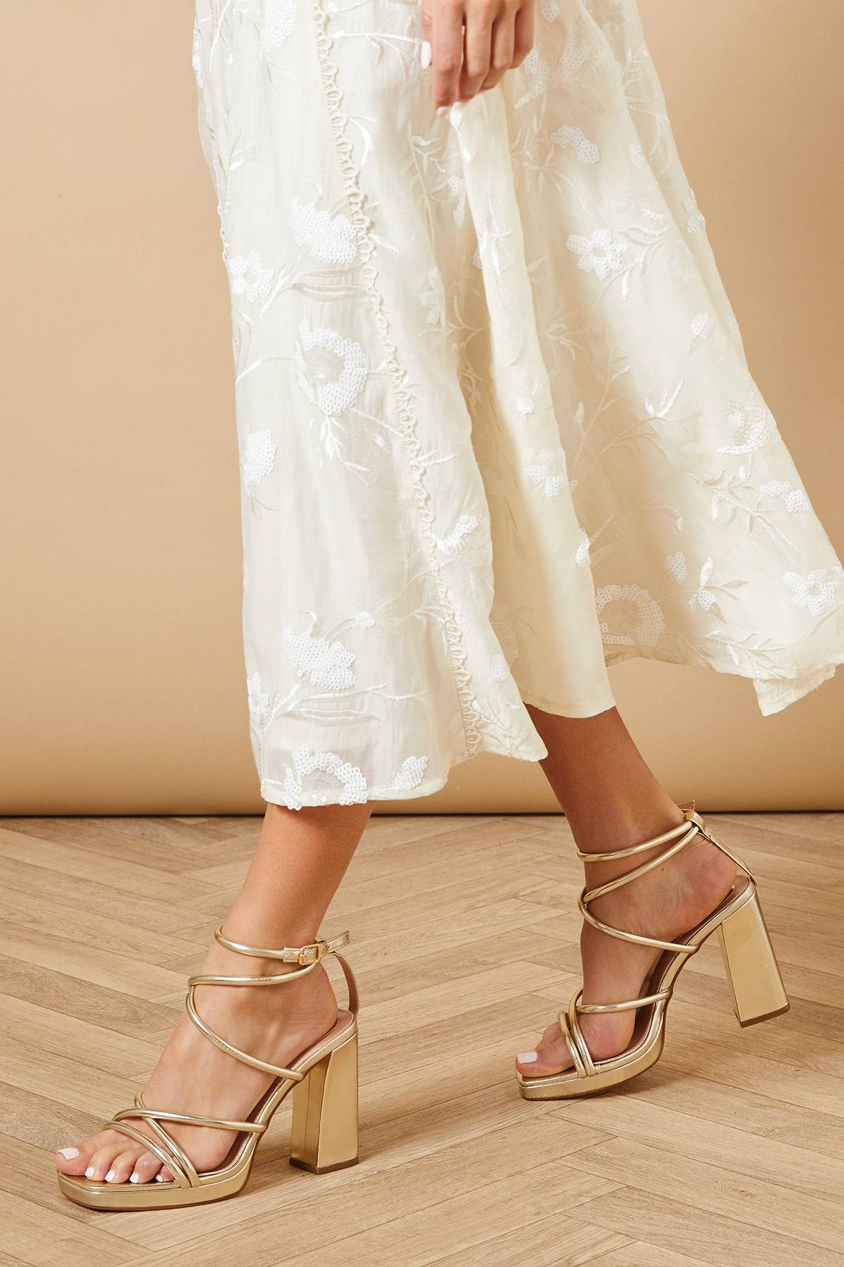 Oasis Sandales à Plateforme Evristine en synthétiquecuir à Brides et Talon Bloc