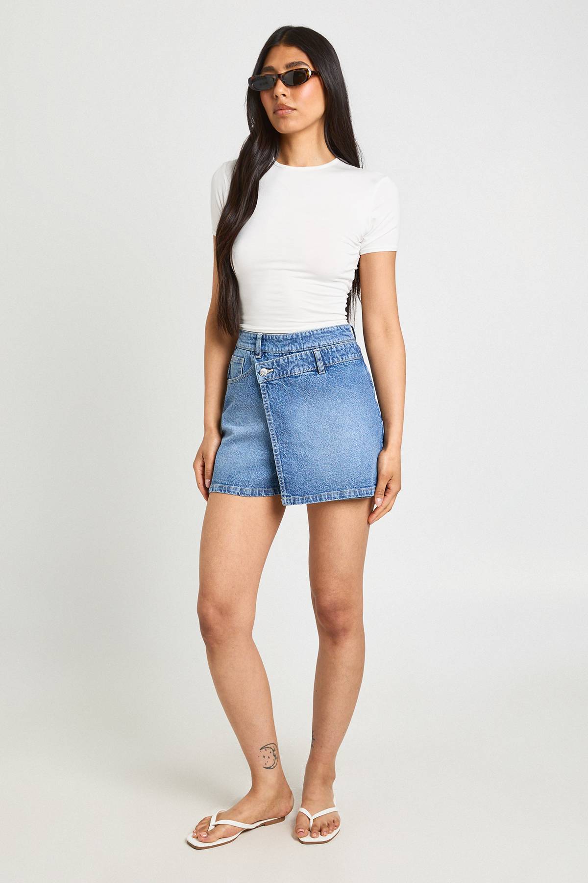 boohoo Top Court Basique À Manches Courtes Et Col Rond Pour Grandes Tailles