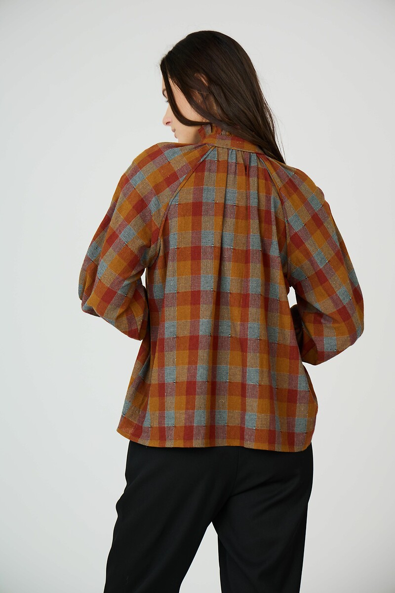 ATÉ BREVE<br>Blusa xadrez com gola mao