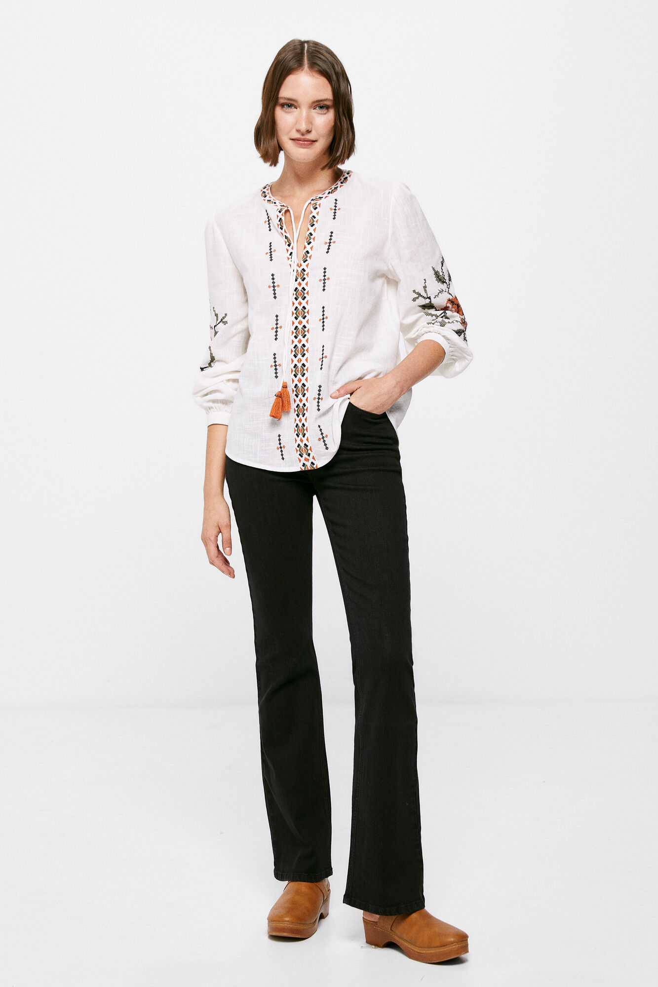 Blusa étnica com bordado