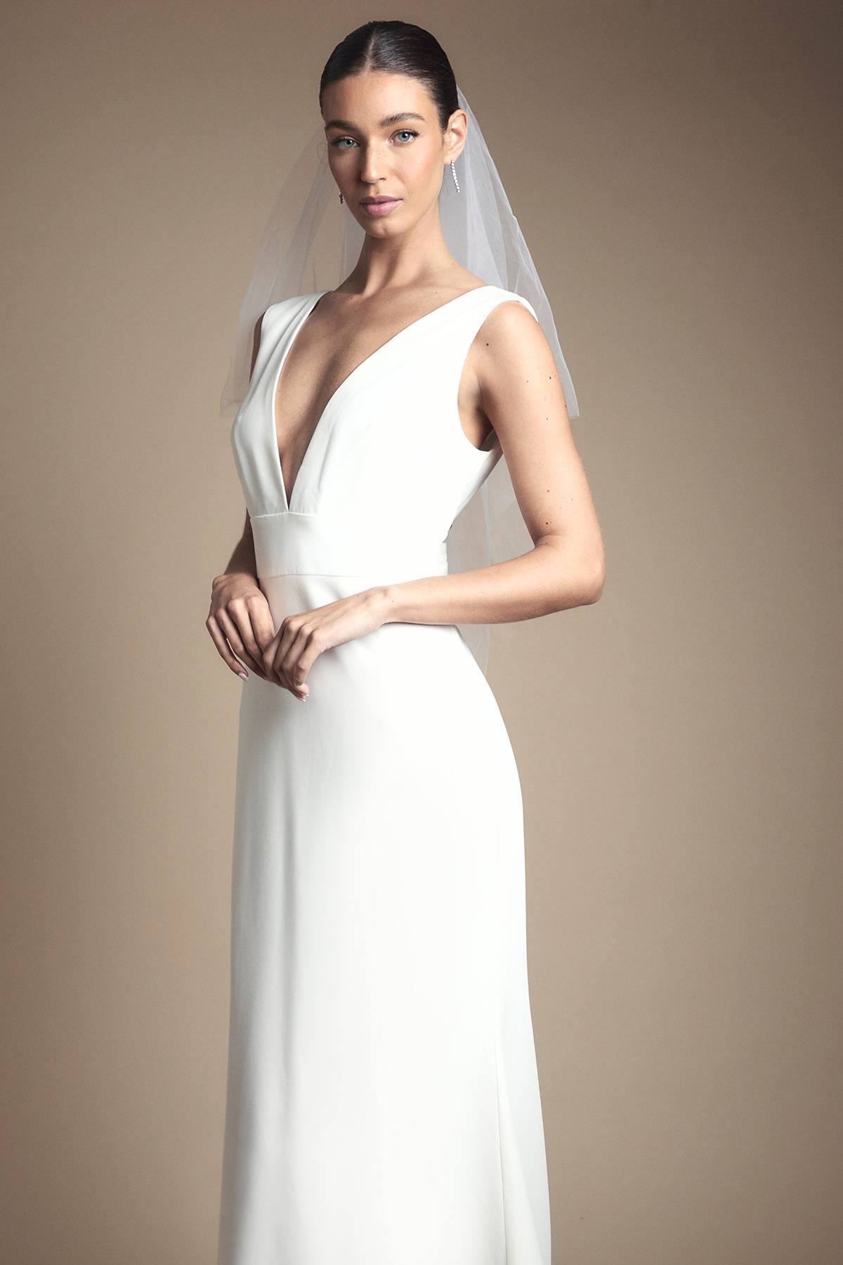 Coast Robe de Mariée Coast Honoured Premium en Crêpe à Décolleté Plongeant et Queue de Poisson