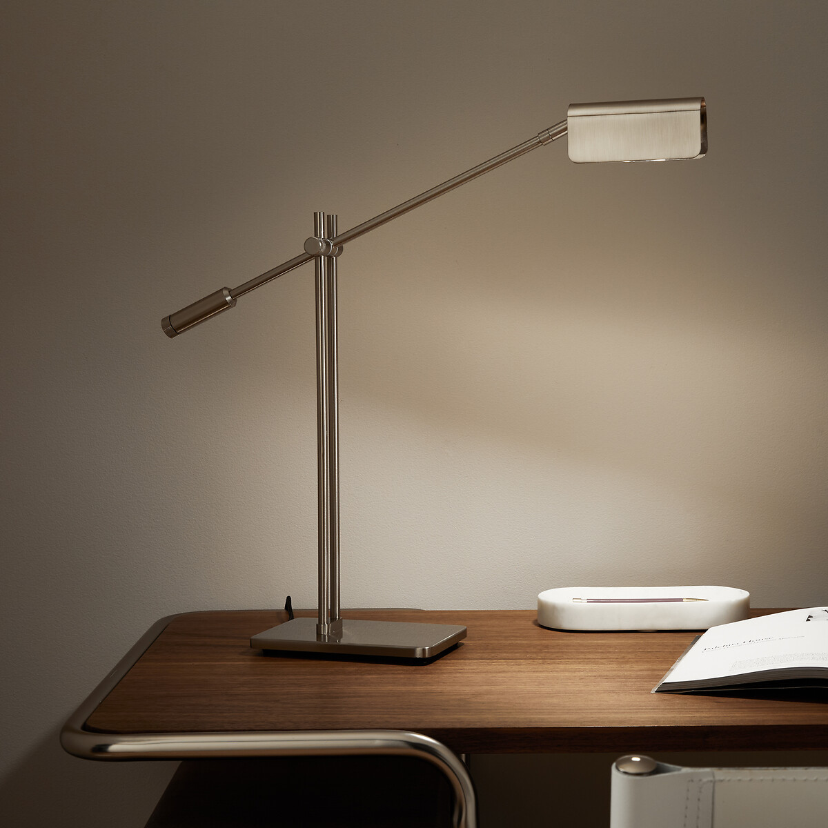 AM.PM<br>Luminária de mesa giratória, níquel acetinado, Phili