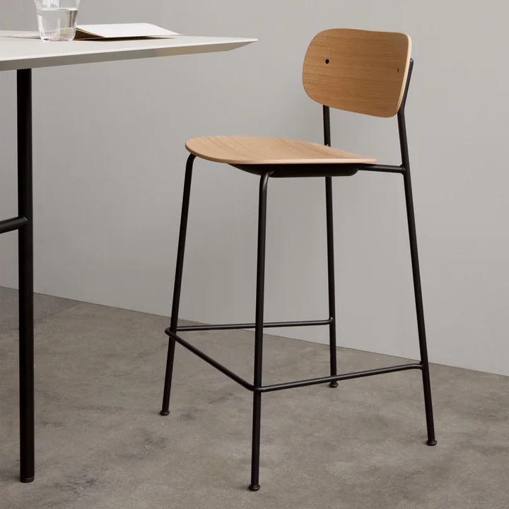 Audo - Co Counter Chair, H 94,5 cm, schwarzes Stahlgestell / Eiche schwarz
